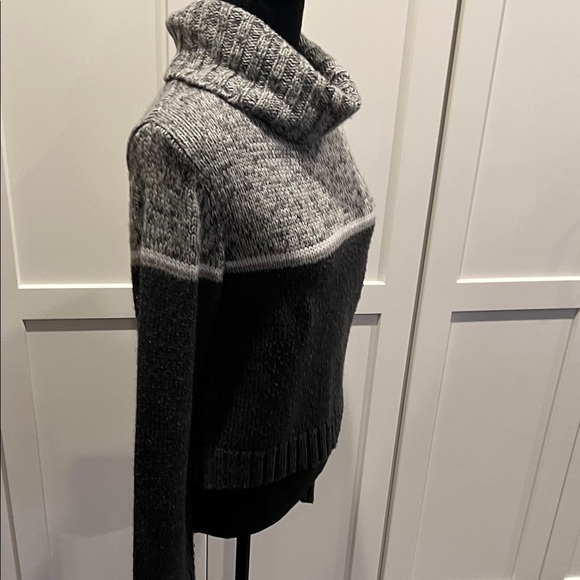 Charcoal Grey Black Turtleneck Sweater Size M - Picture 7 of 8